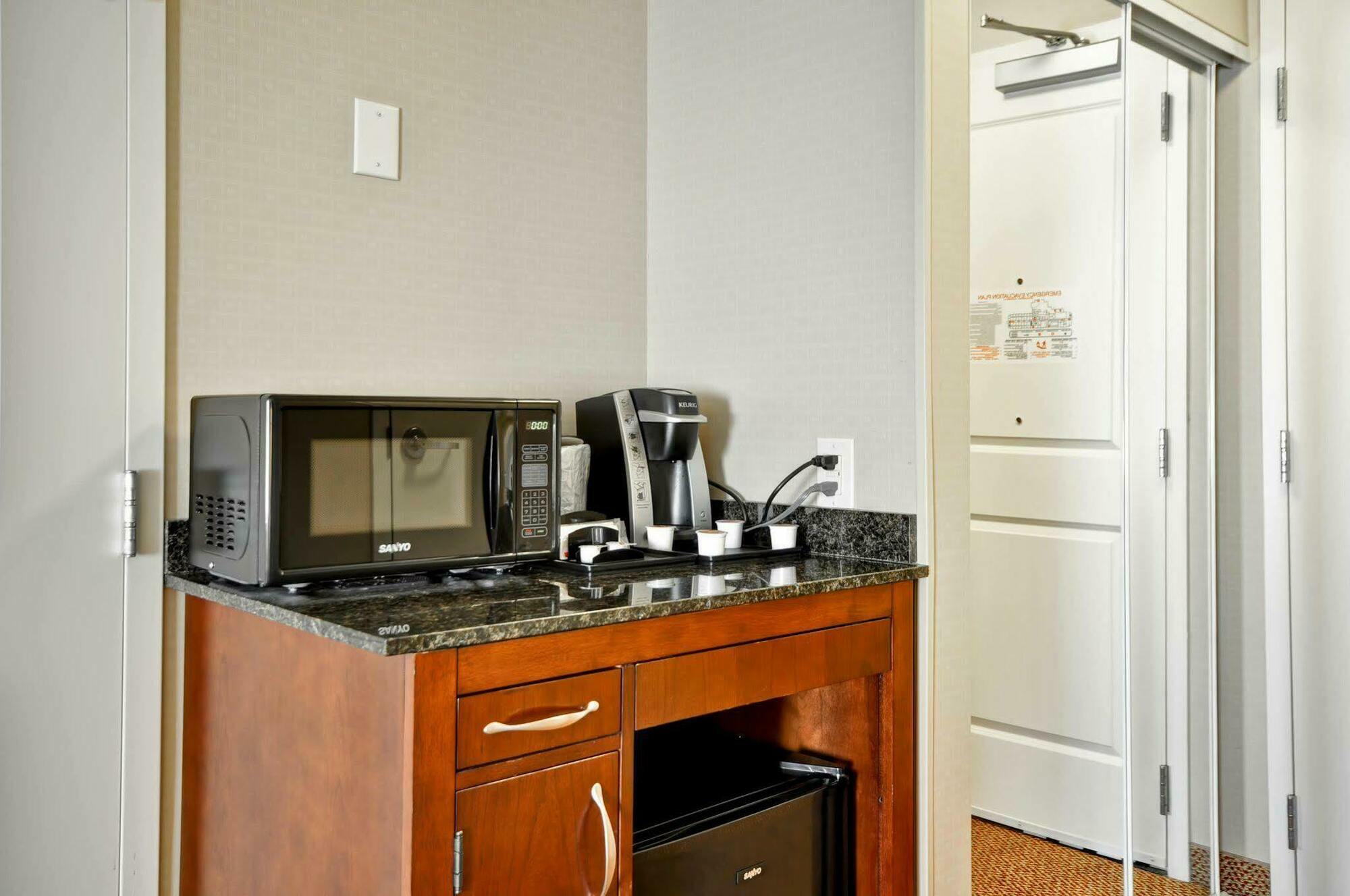 Hilton Garden Inn Blacksburg University Exterior photo